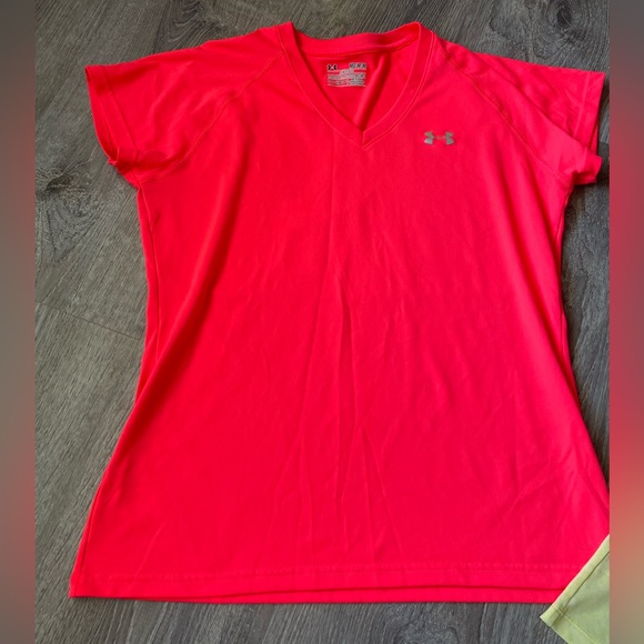 Under Armor Heat Gear Semi Fitted Neon Activewear Tee Shirts Pink & Yellow - Picture 2 of 6